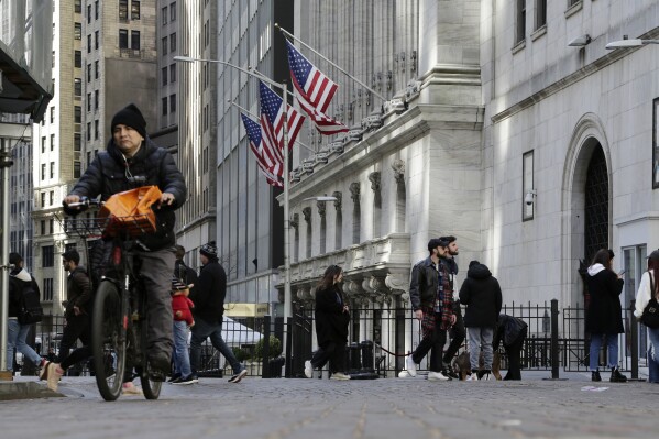 Wall Street's Worst Investing Mistakes of 2023 From Stocks to Treasuries -  Bloomberg