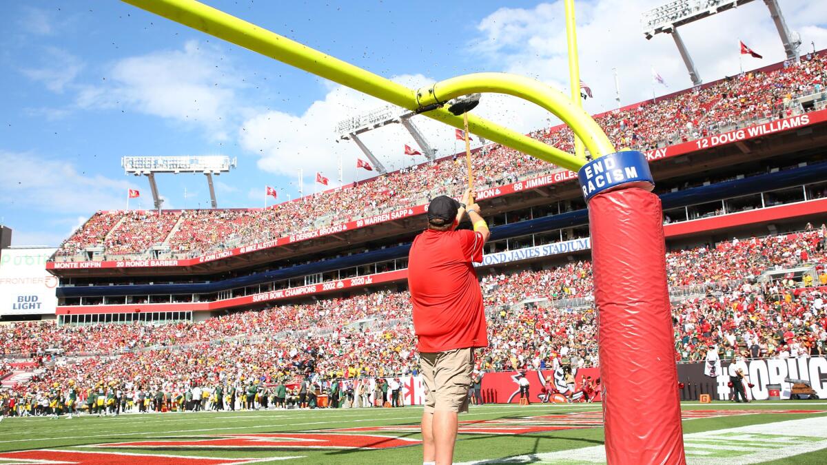 Tampa Bay Buccaneers moving practice to Miami amid Hurricane Ian concerns