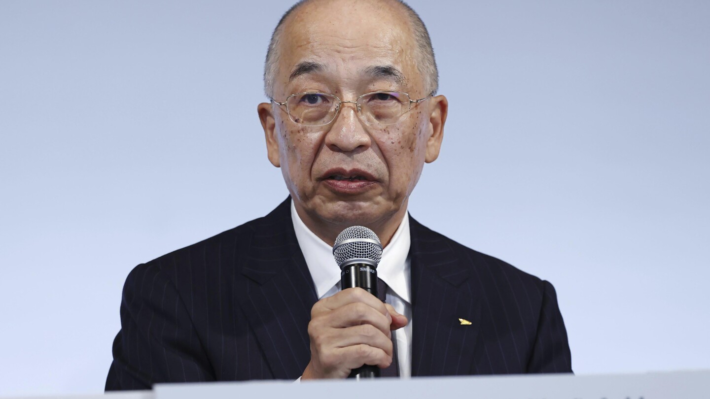 Затъналия в скандал концерн автомобилен производител на Toyota Daihatsu смени ръководството