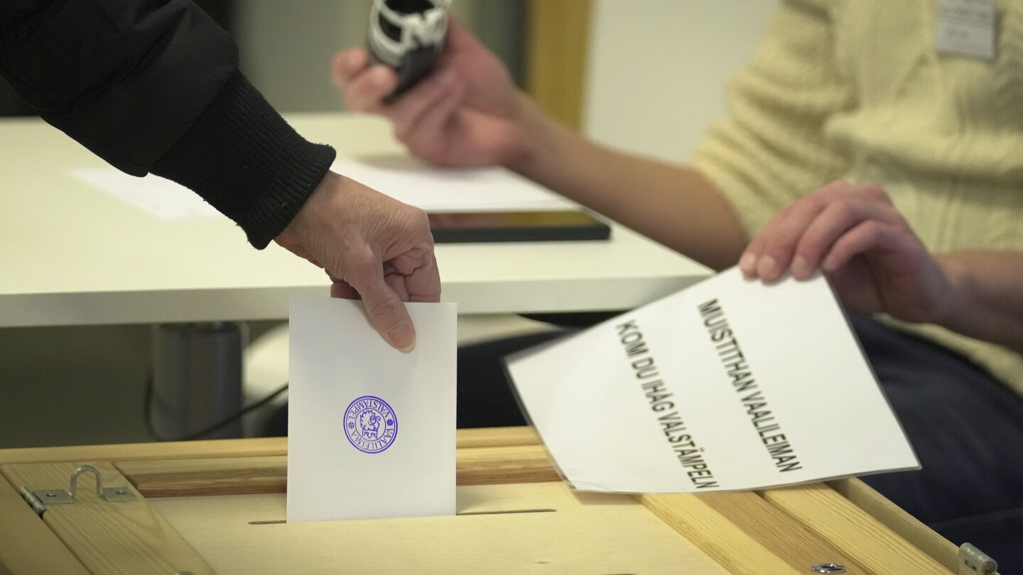 Finlandiya yeni cumhurbaşkanını seçmek için sandık başına gidiyor