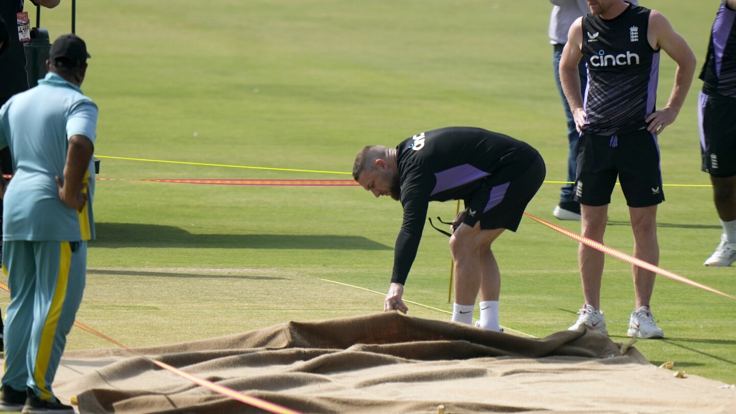 Pakistan Hosts England in Test Series Opener
