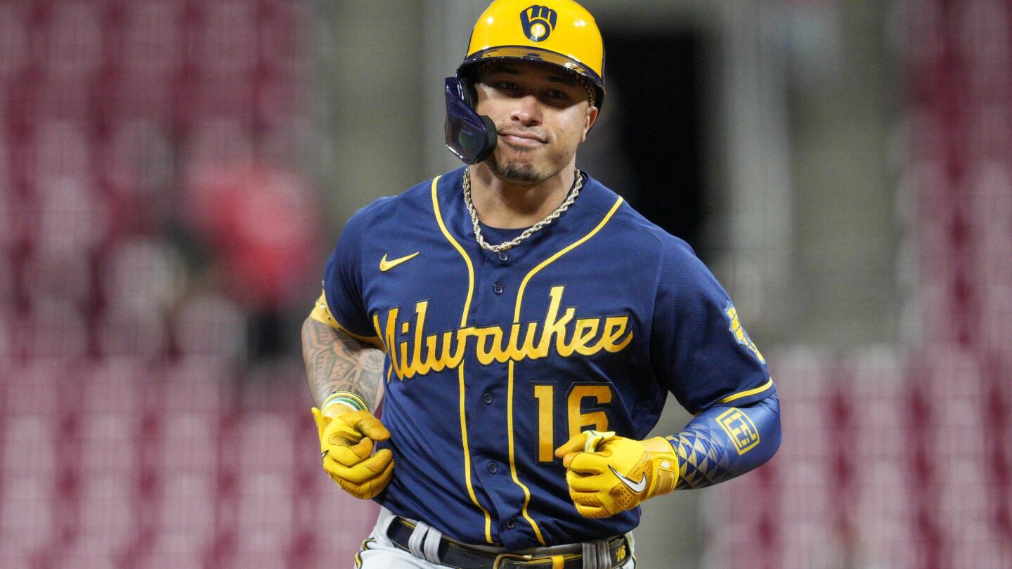 Brewers Continue Offseason Makeover, Trading Kolten Wong To Seattle For  Jesse Winker