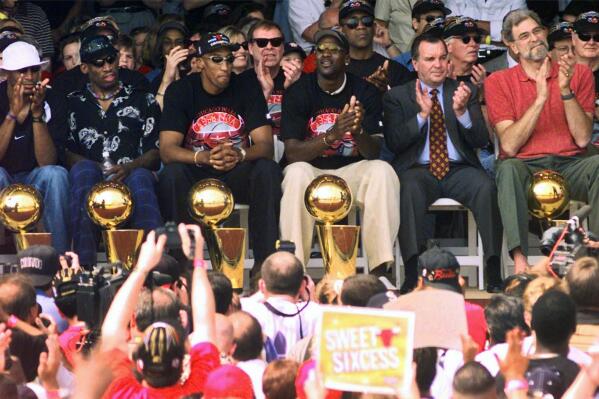 Dennis Rodman Won 3 Championships With the Bulls, but Phil Jackson Said He  Was 1 of the Last Players He Wanted to Trade For: 'He Was Down at the  Bottom of the List