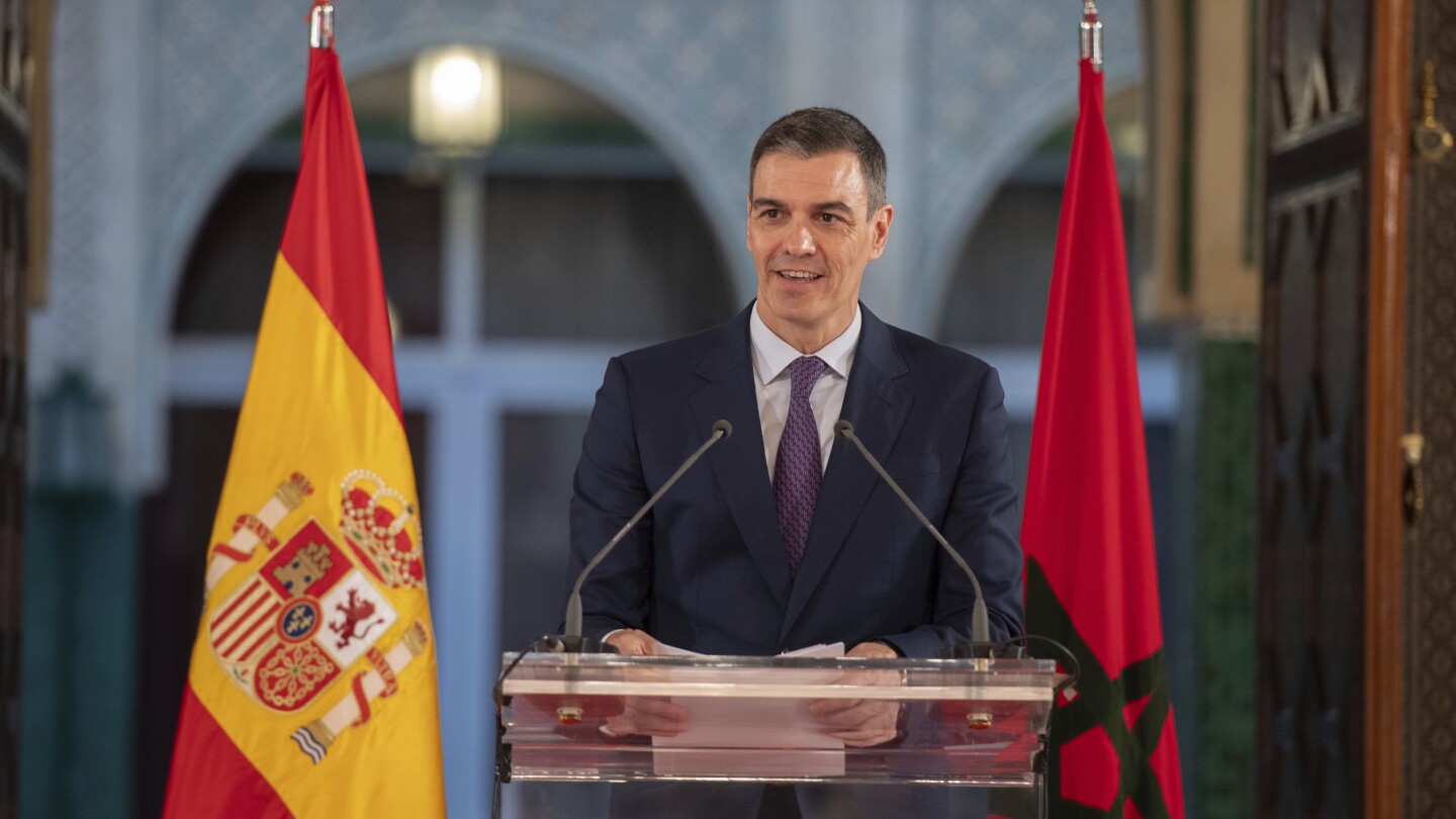 El primer ministro español se reúne con el rey de Marruecos para discutir la migración y la guerra entre Israel y Hamás
