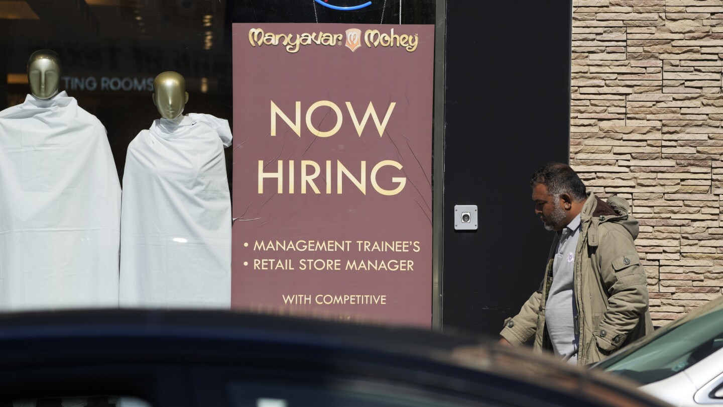 More Americans file for jobless aid but layoffs remain low despite economic uncertainty over tariffs