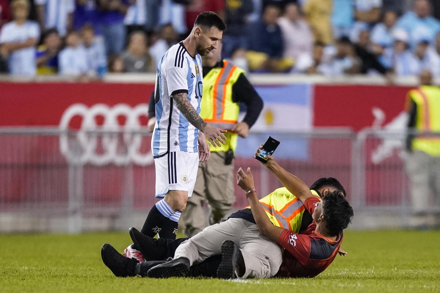 Argentina 3, Honduras 0: Lionel Messi 2 goals