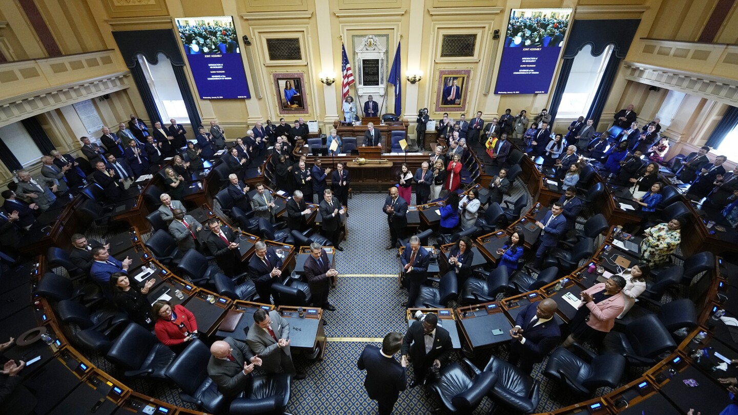 Камарата на представителите на Вирджиния и Сенатът приемат конкуриращи се държавни бюджети, като и двата се разминават с визията на Йънгкин