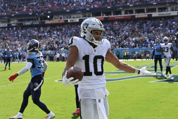 Raiders' Mack Hollins relishes role as 'weird guy' in Vegas