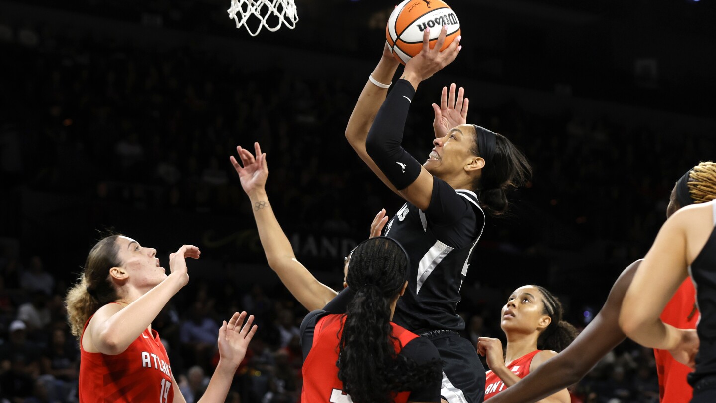 A’ja Wilson erzielt 26 Punkte und holt 16 Rebounds, als die Aces Dream mit ...