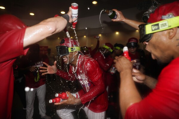 Phillies celebrate playoff series win with 'Dancing On My Own