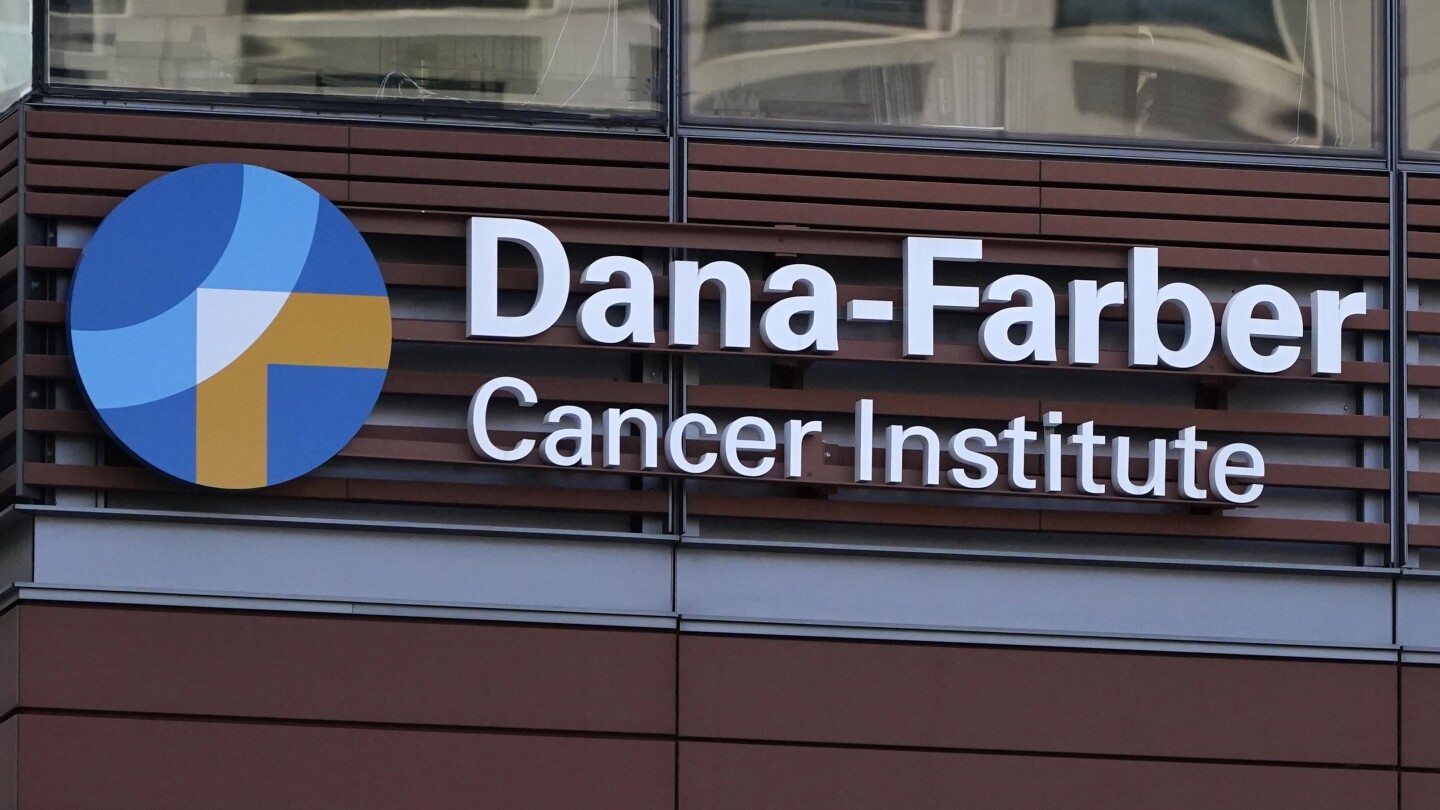 Твърденията за фалшифициране на изследвания във водещ център за ракови