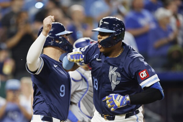Salvador Perez hits 3-run HR, Brady Singer pitches 6 dominant innings as Royals beat Rangers 7-1