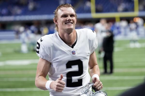 Derek Carr, Raiders beat Colts, 23-20, to close in on playoff spot