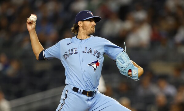 Gausman pitches streaking Blue Jays past Yankees 6-1 to maintain slim lead  for 2nd AL wild card