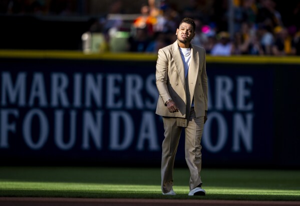 Fit for a King: Félix Hernández joins Seattle Mariners Hall of Fame