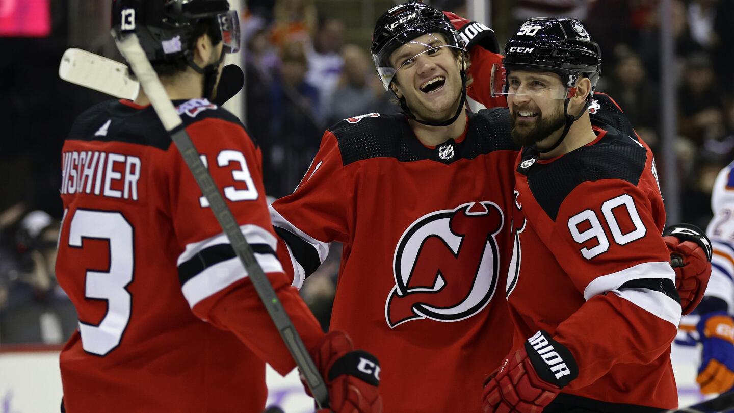 Devils beat Stars 3-2, finish 1st half of season with 3rd best record in NHL