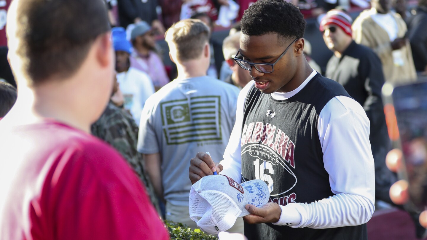 Clemson Faces South Carolina in Palmetto Bowl