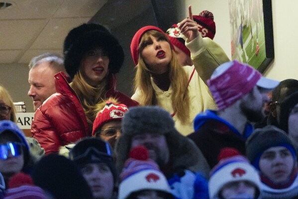 Taylor Swift's NFL playoff tour takes her to Buffalo for Chiefs-Bills game  | AP News