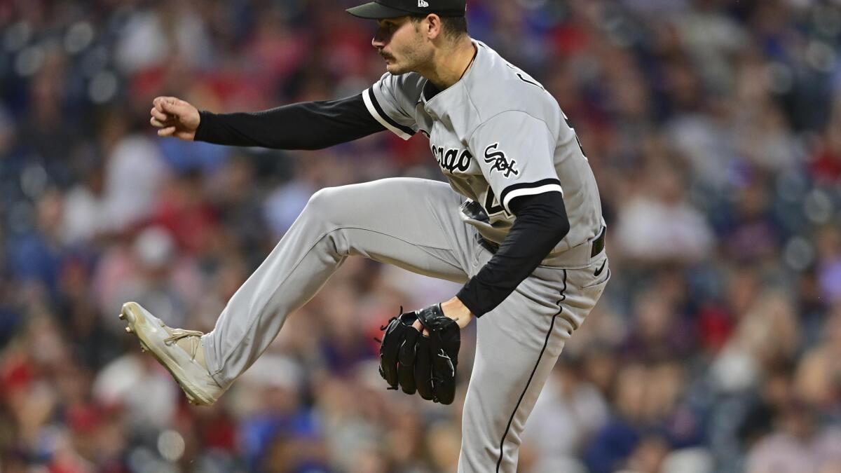 Cease strikes out nine, White Sox split DH with Guardians