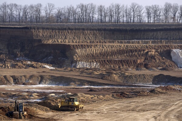 A view of an ilmenite open pit mine in a canyon in the central region of Kirovohrad, Ukraine, Wednesday, Feb. 12, 2025. (AP Photo/Efrem Lukatsky)