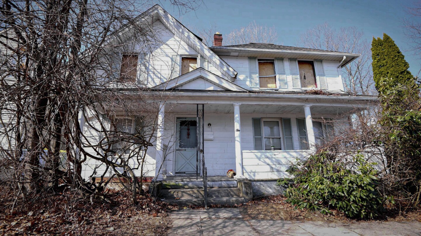 Man who says he was held captive in Connecticut home for 20 years makes his first public comments