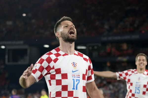 recoger Espera un minuto Por ley Penal de Modric sentencia y Croacia alcanza la final de la Liga de Naciones  | AP News