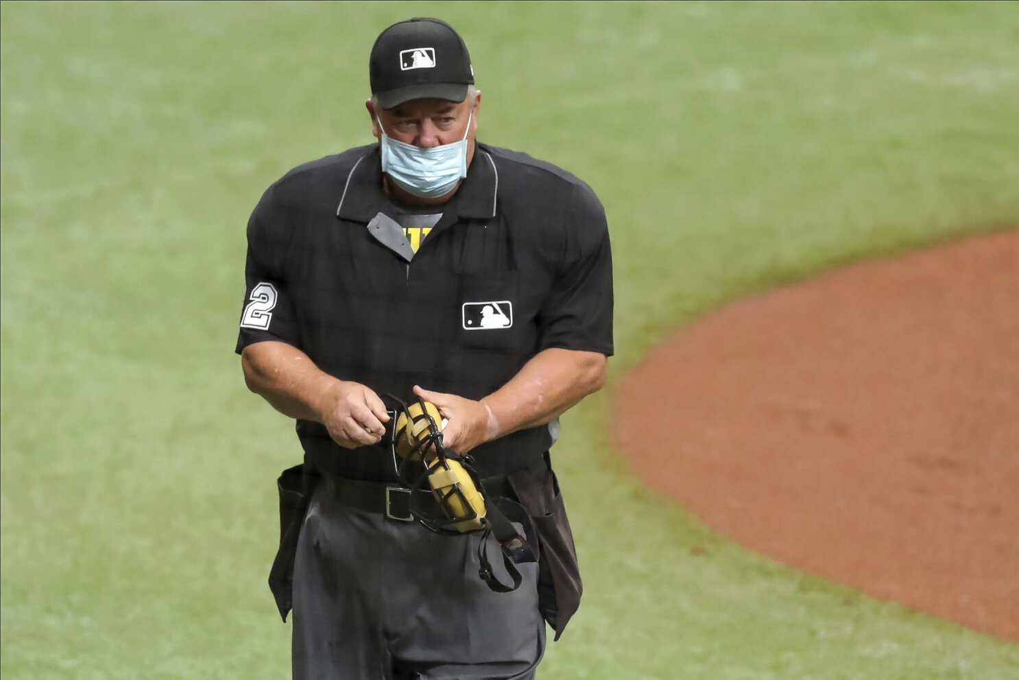 How much do MLB umpires make in the playoffs? Postseason salaries