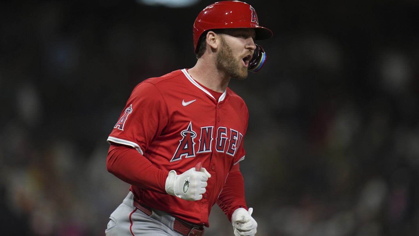 Taylor Ward's grand slam caps 6-run ninth inning as the Angels beat the Padres 9-5