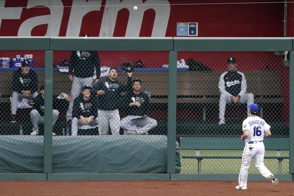 White Sox jump on sagging Royals with 8 runs in 1st, win 9-1