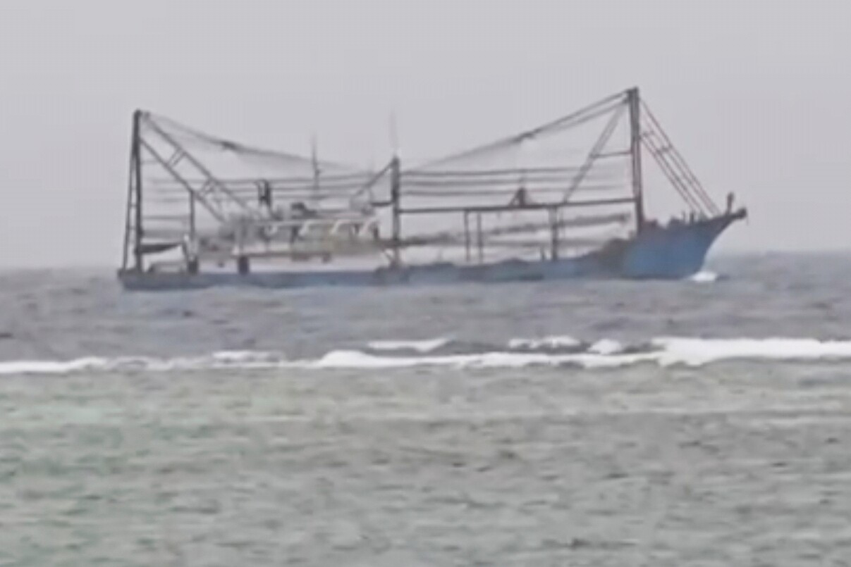 Chinese ship runs aground off Philippines-occupied island in disputed South China Sea
