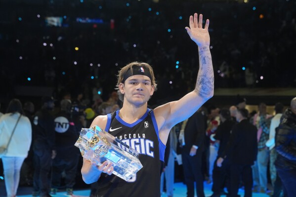 Mac McClung earns perfect score to take 2nd straight NBA Slam Dunk Contest  title over Jaylen Brown