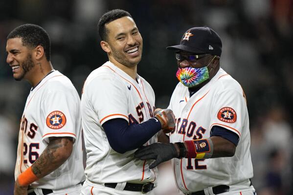 Carlos Correa's RBI single in 9th gives Houston Astros win over