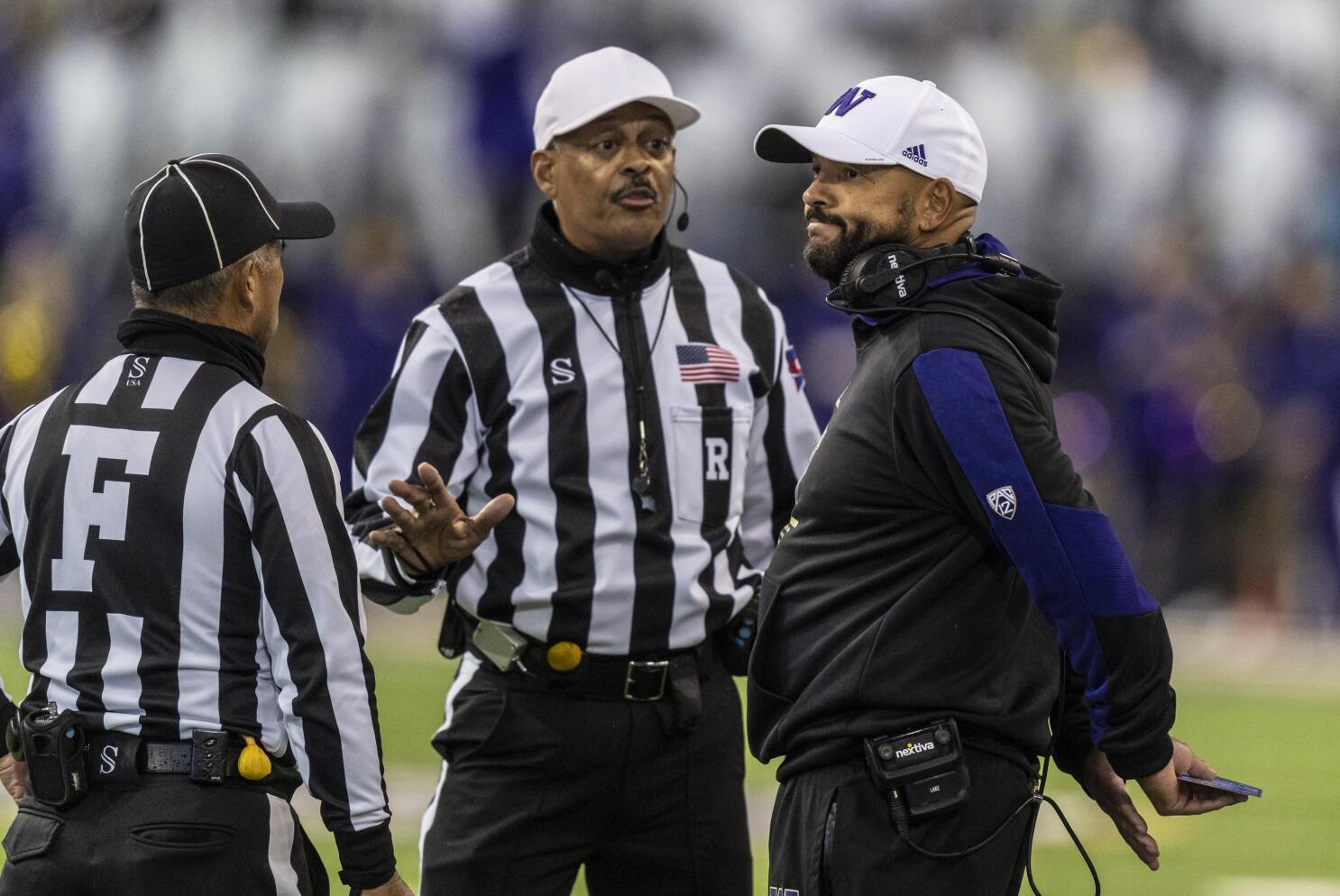 Watch: Washington coach Jimmy Lake incident with player; A.D. issues  statement - Footballscoop