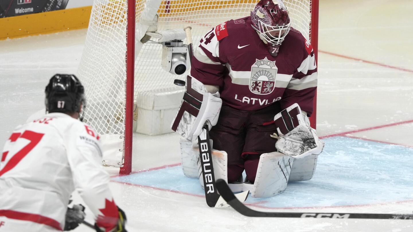 ASV apbēdina čempioni Somiju, bet Kanāda uzvar Latviju, atverot hokeja pasaules