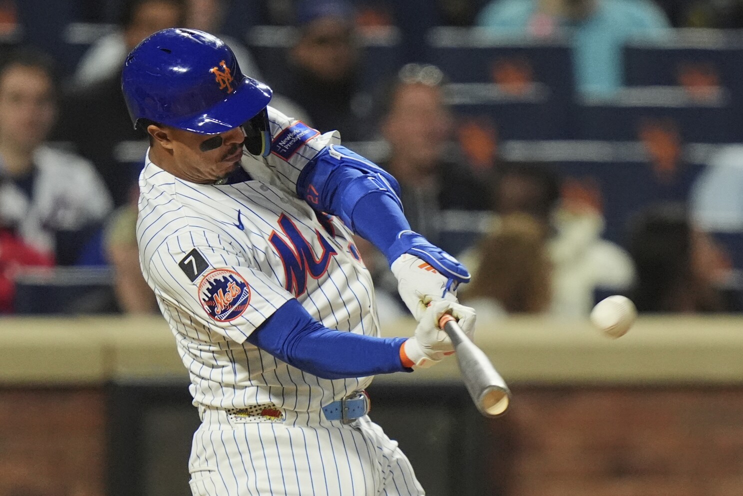 Vientos scratched from Mets' lineup with abdominal soreness. Nimmo exits due to stiff neck