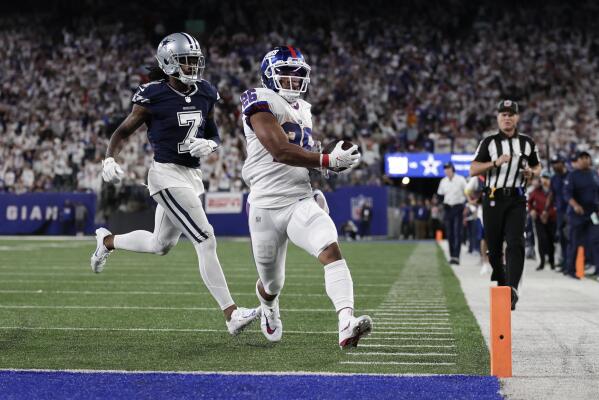 Photos: One hand! Cowboys WR CeeDee Lamb makes one-handed catch