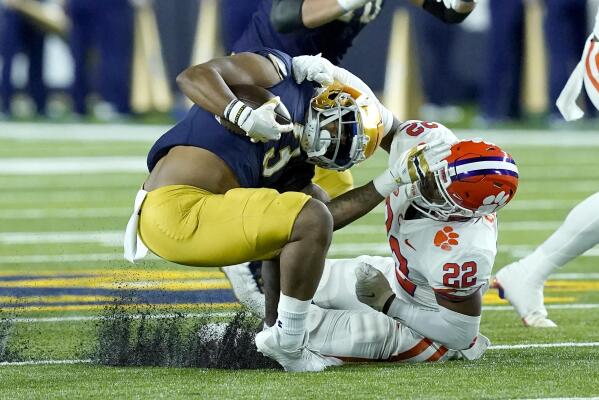 How did Notre Dame football handle its road test against Clemson?