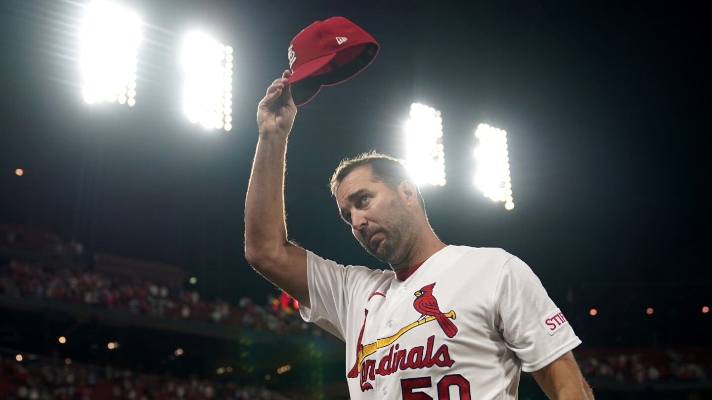 Adam Wainwright St. Louis Cardinals Unsigned Delivers First Inning Pitch Photograph