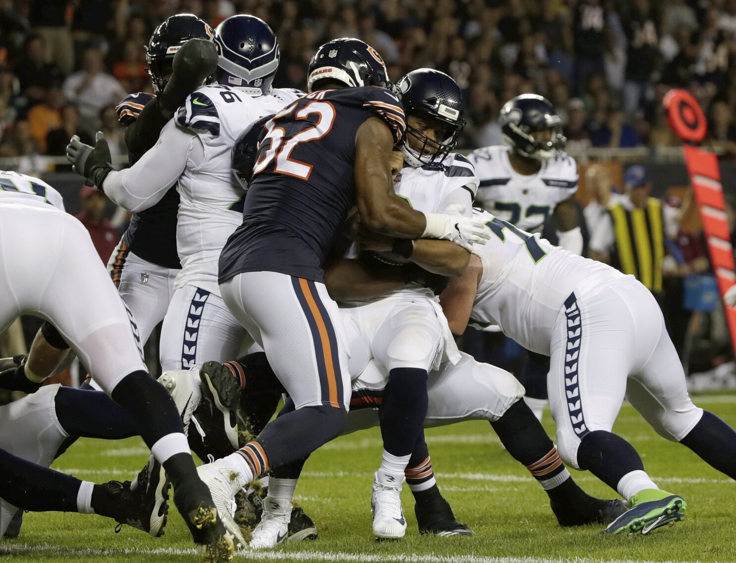 Akiem Hicks seeks extension, wants to end career in Chicago