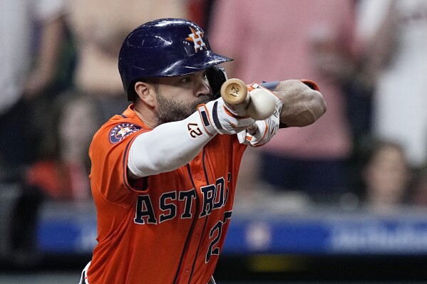 Altuve drives in go-ahead run, steals 300th base to lead Astros over Mariners 5-3