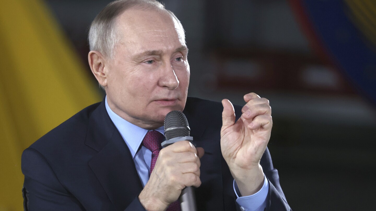 Докато възмущението от смъртта на главния враг на Кремъл Алексей