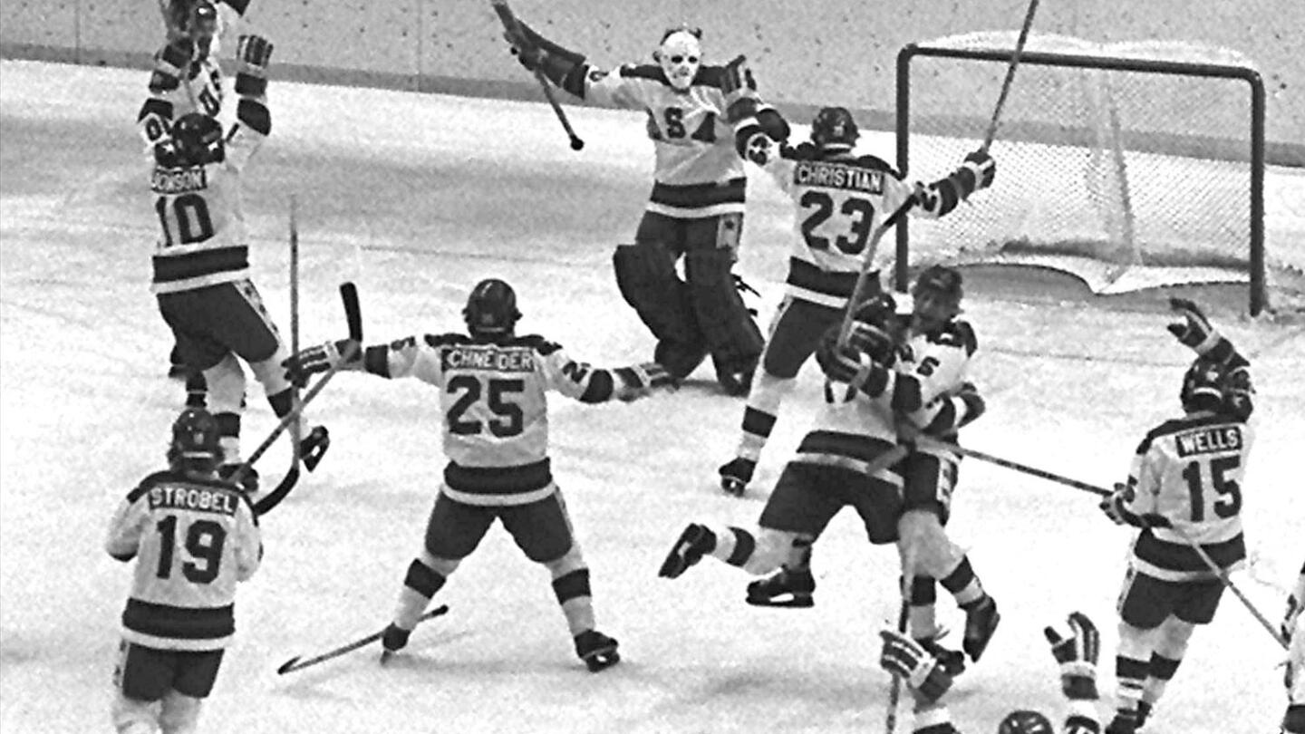Днес в историята: 22 февруари американският отбор по хокей побеждава СССР в „Чудото на леда“