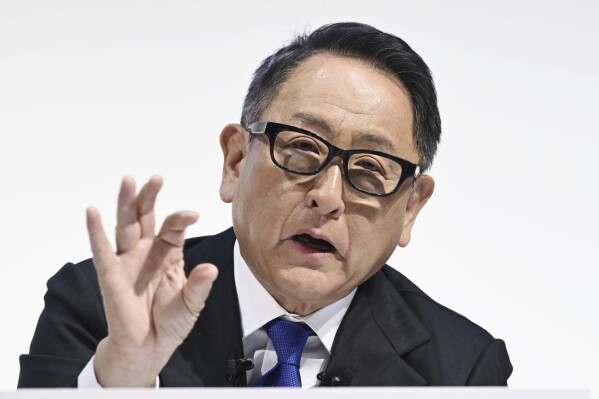 El presidente de Toyota Akio Toyoda en conferencia de prensa en Tokio el 3 de junio del 2024. (Kazushi Kurihara/Kyodo News via AP)