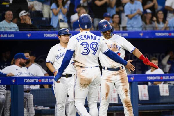 Chris Bassitt pitches 2-hitter to lead Blue Jays past Braves 3-0