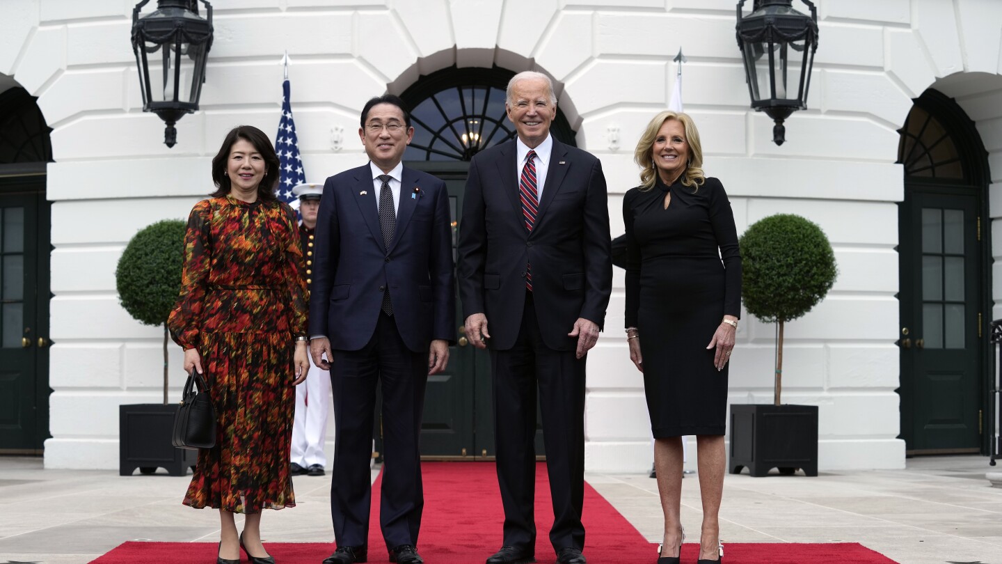 وسيجتمع بايدن مع رئيس الوزراء الياباني كيشيدا وسط خلافات بشأن صفقة الصلب الأمريكية