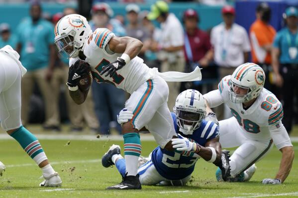 Miami Dolphins running back Myles Gaskin (37) sets up for a play