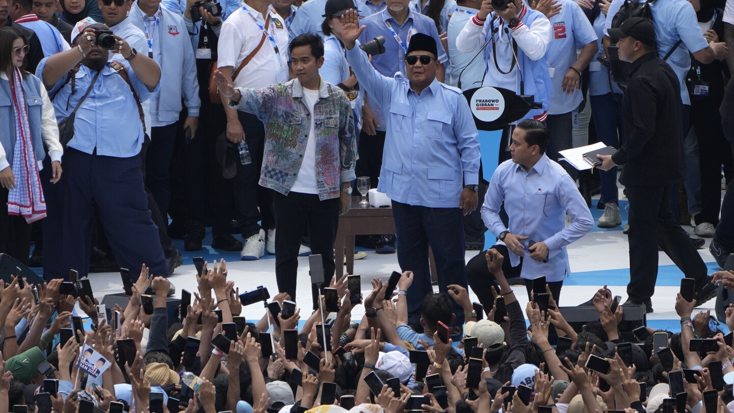 ДЖАКАРТА Индонезия AP — Тримата кандидати в президентските избори в