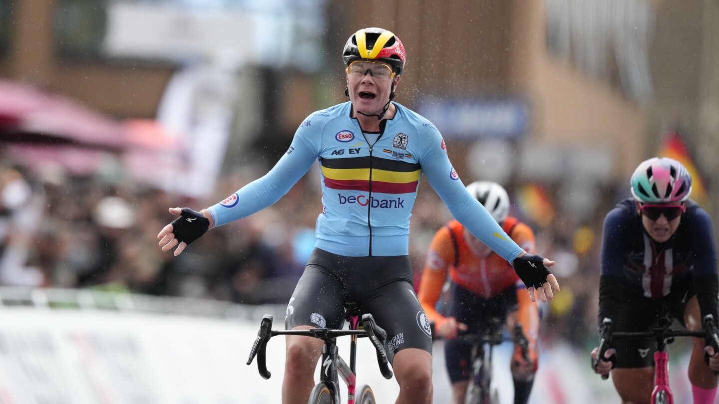 Lotte Kopecky Defends World Championship Title