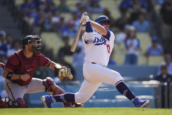 Max Muncy's 3-Run Walk-Off Homer Beats Diamondbacks 7-4, and Sends