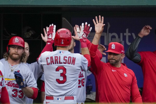 Dylan Carlson hits 2 homers as the Cardinals win their 4th